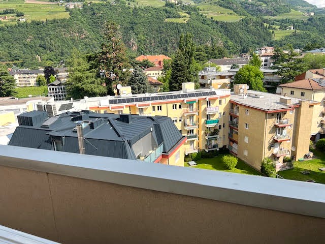 Helles Büro am Mazziniplatz